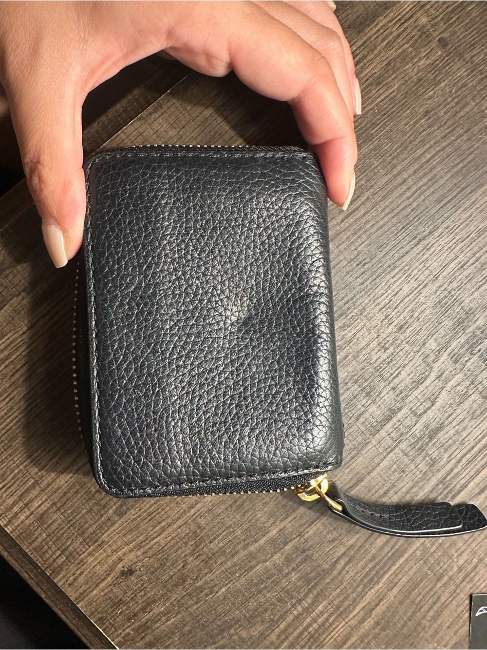 Marc Jacobs Black Pebbled Leather Zip Wallet with Gold Logo - Picture 2 of 4